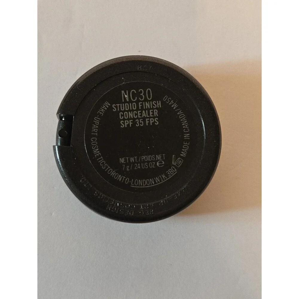 MAC Studio Finish Concealer SPF 35 - NC30 NC 30 NIB Discontinued